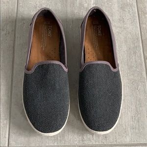 Grey Toms